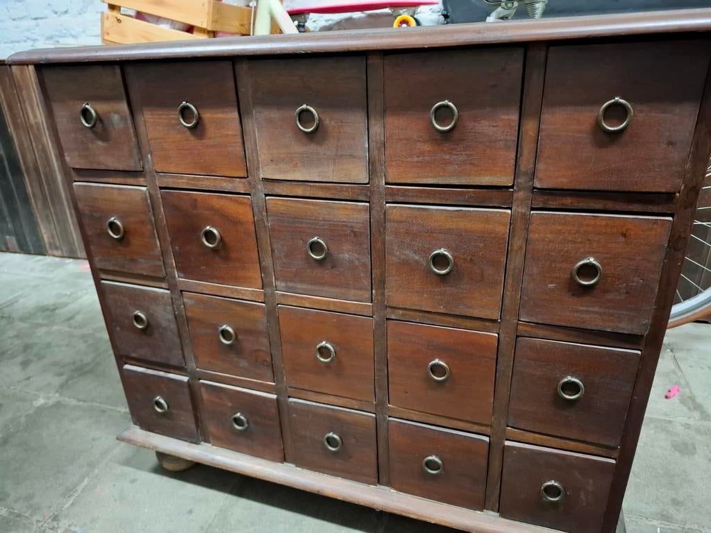 Apothekerskast, Ophalen