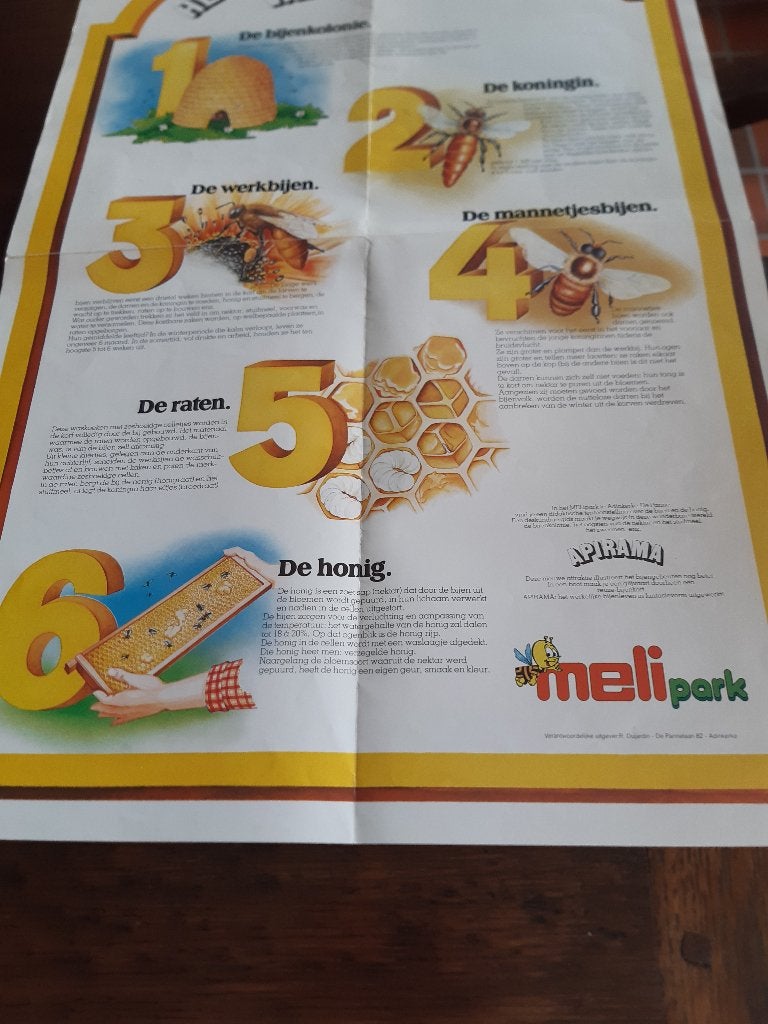Affiche « Le monde des abeilles » de Meli Park, Collections, Enlèvement ou Envoi, Comme neuf, Panneau publicitaire
