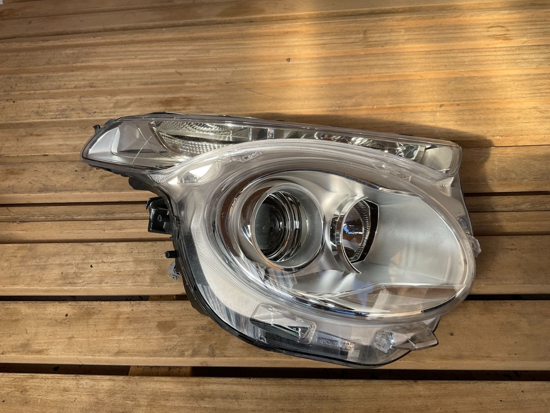 Phare droit d'origine Citro n C1 2014-2024 B5-, Autos : Pièces & Accessoires, Citroën, Stellantis N.V., Utilisé, Taurusavenue 1
2132 LS  Hoofddorp, NL