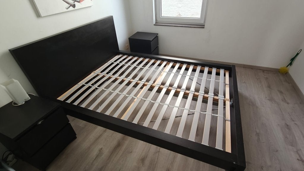 Bed zwart IKEA 200 x 140 cm, Huis en Inrichting, Slaapkamer | Bedden, Ophalen, Gebruikt, Zwart, Tweepersoons