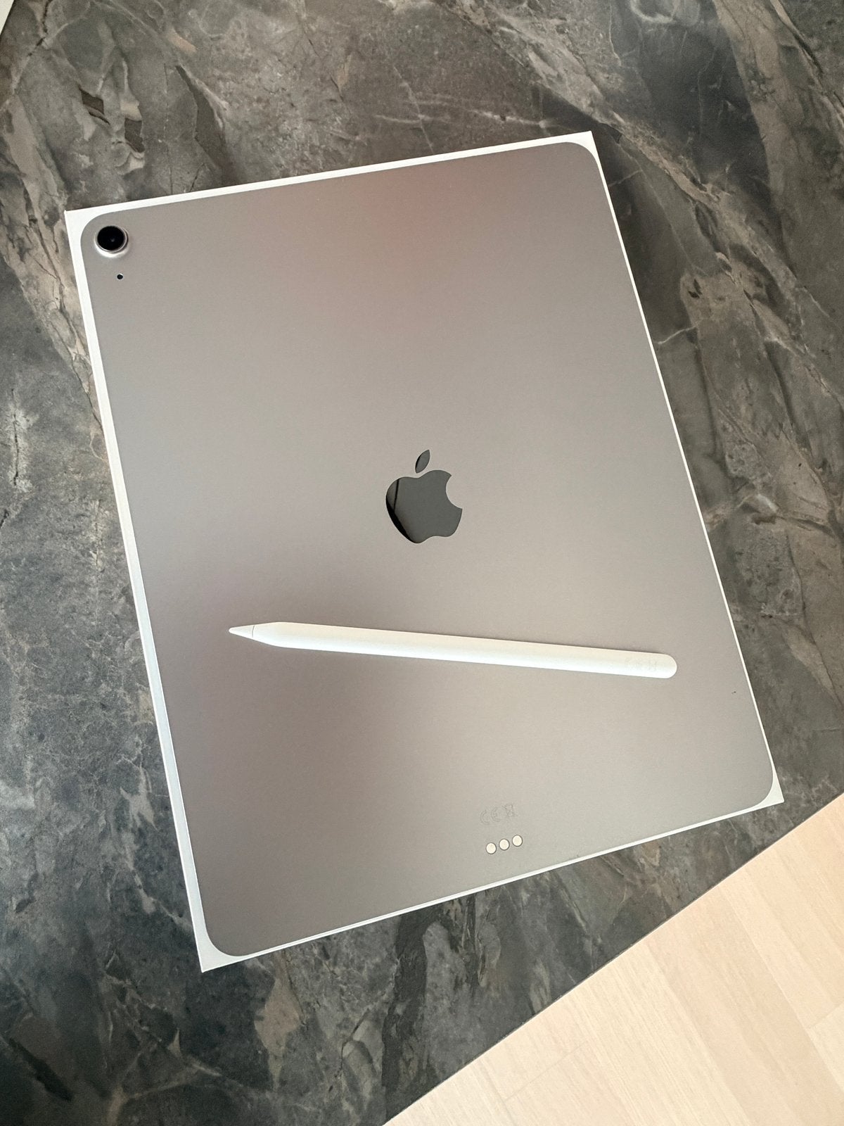 iPad Air 13” M4 256gb + Apple pencil pro, Ophalen, Zo goed als nieuw, Wi-Fi