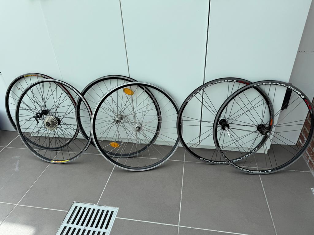 2 set koerswielen 28 inch, Ophalen, Zo goed als nieuw, Stadsfiets