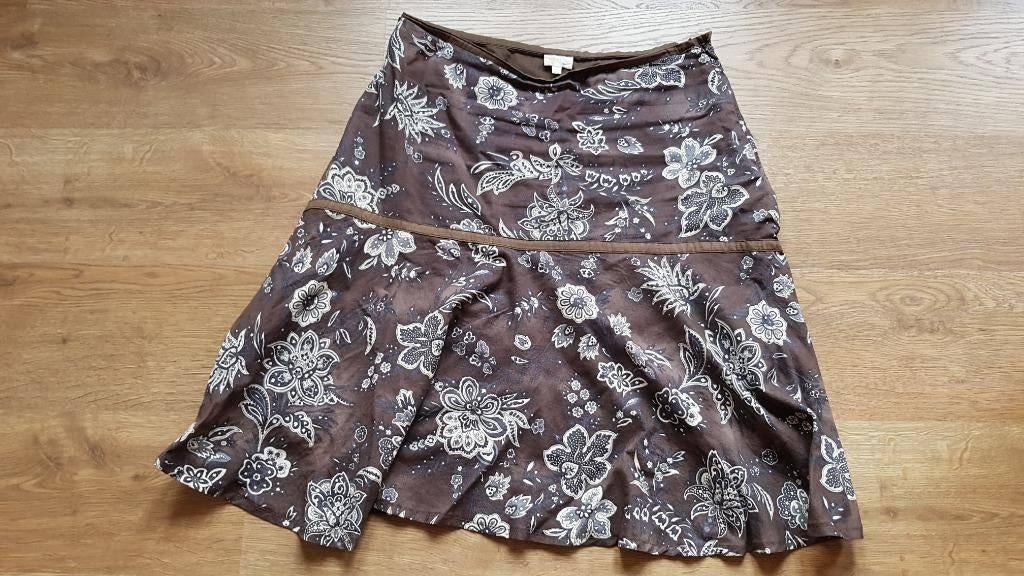 bruine rok met bloemen van Essentiel maat 36 of Smal, Kleding | Dames, Bruin, Essentiel, Ophalen of Verzenden, Zo goed als nieuw