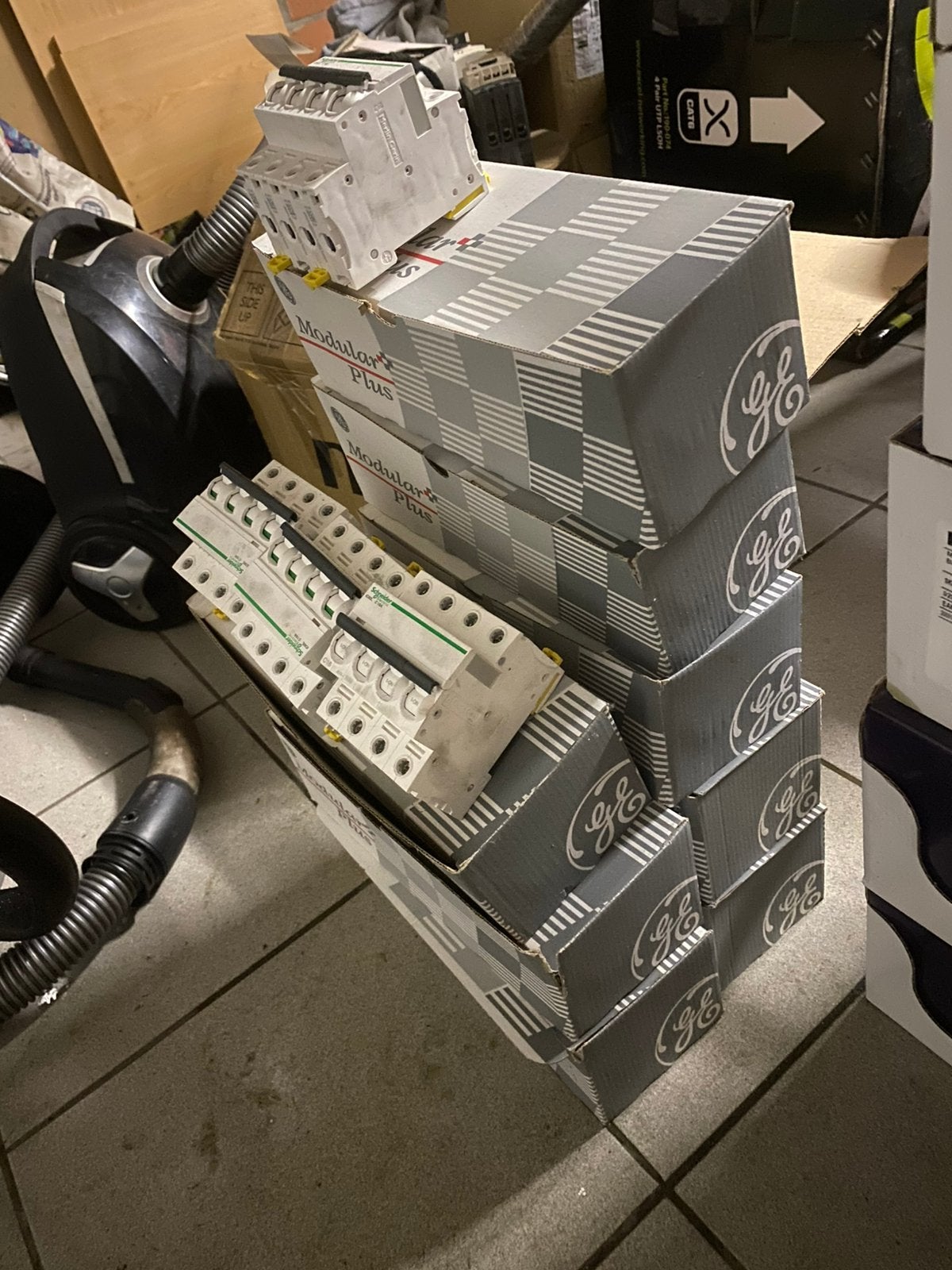 Schneider 16 ampere automaten 15Ka 28 stuks, Bricolage & Construction, Enlèvement, Neuf, Schneider Electric, Interrupteur