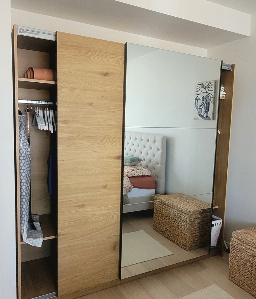 Armoire placard garderobe modèle RABERG miroir chêne chaud, Neuf, Avec tablette(s), 200 cm ou plus, Enlèvement