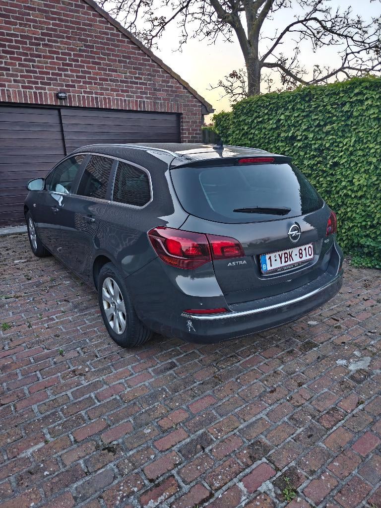 Unieke Opel Astra 1.6 CDTI Cosmo (Euro 6) – Lage KM, Auto's, 4 deurs, 97 g/km, Particulier, Cruise Control