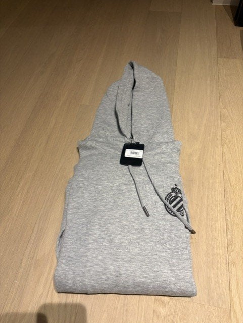 Club Brugge 4 items, sweater, pet, pin en t-shirt, Ophalen, Nieuw, Shirt
