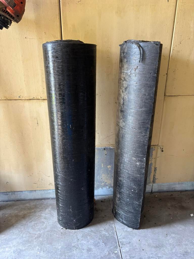 2 rollen roofing / bitumen dakbedekking, Ophalen