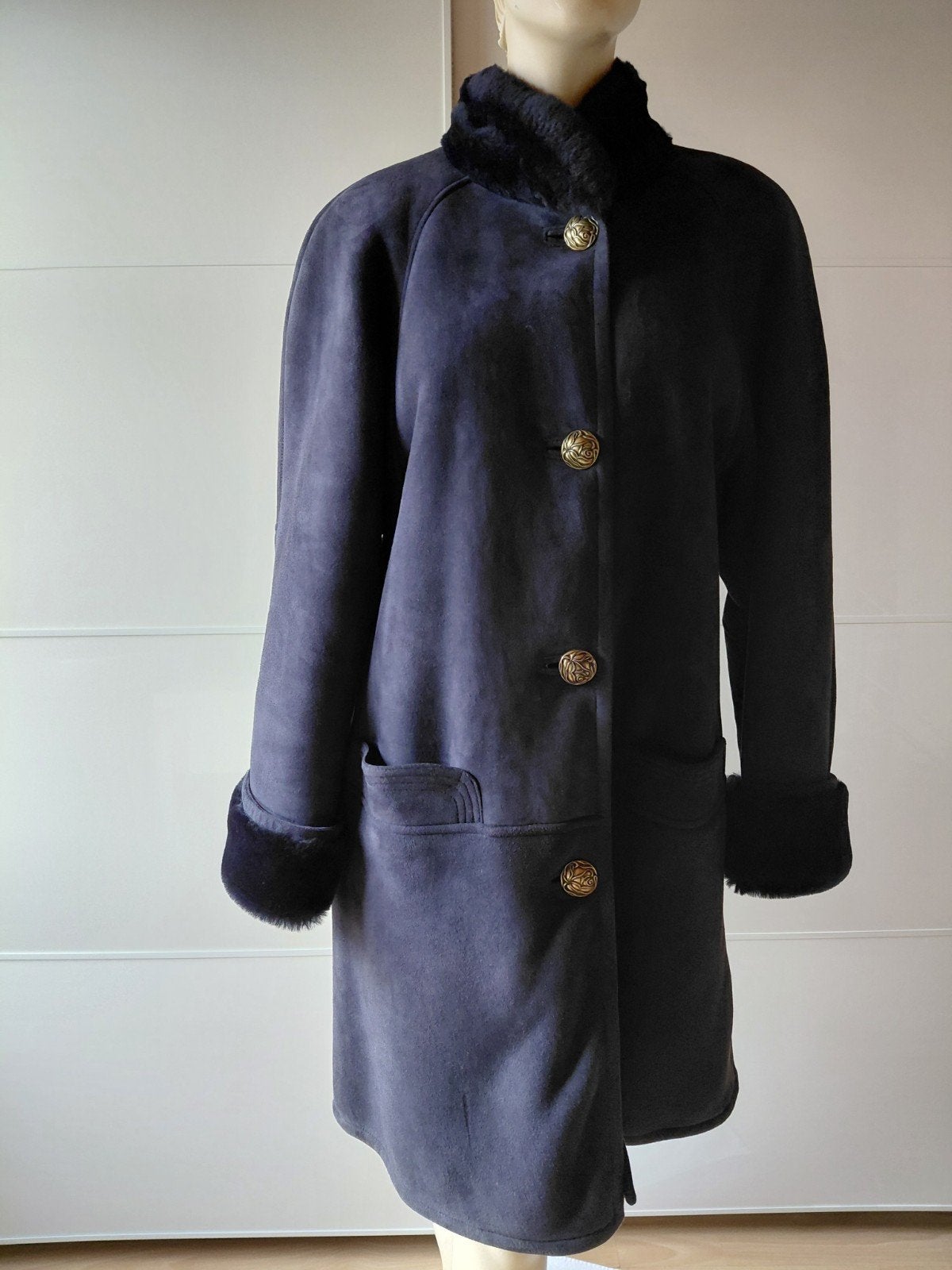 Mooie winterjas in Mouton Retourné, Taille 38/40 (M), Comme neuf, Enlèvement, Bleu