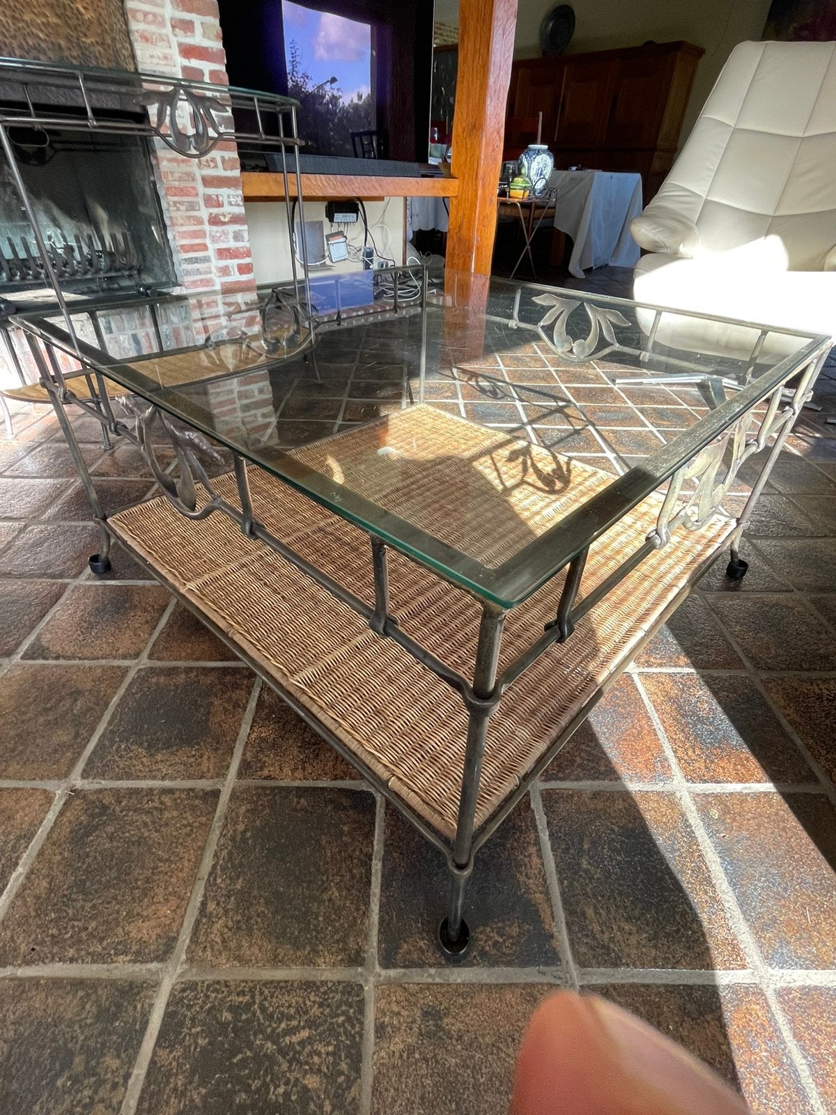set van 3 smeedijzeren tafeltjes met glazen blad en riet, Huis en Inrichting, Ophalen, 50 – 75, Gebruikt, 50 tot 100 cm