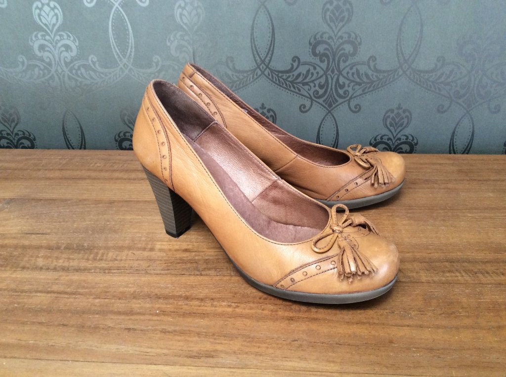 Pumps Kickers cognac 38, Pumps, Overige kleuren, Nieuw, Ophalen of Verzenden