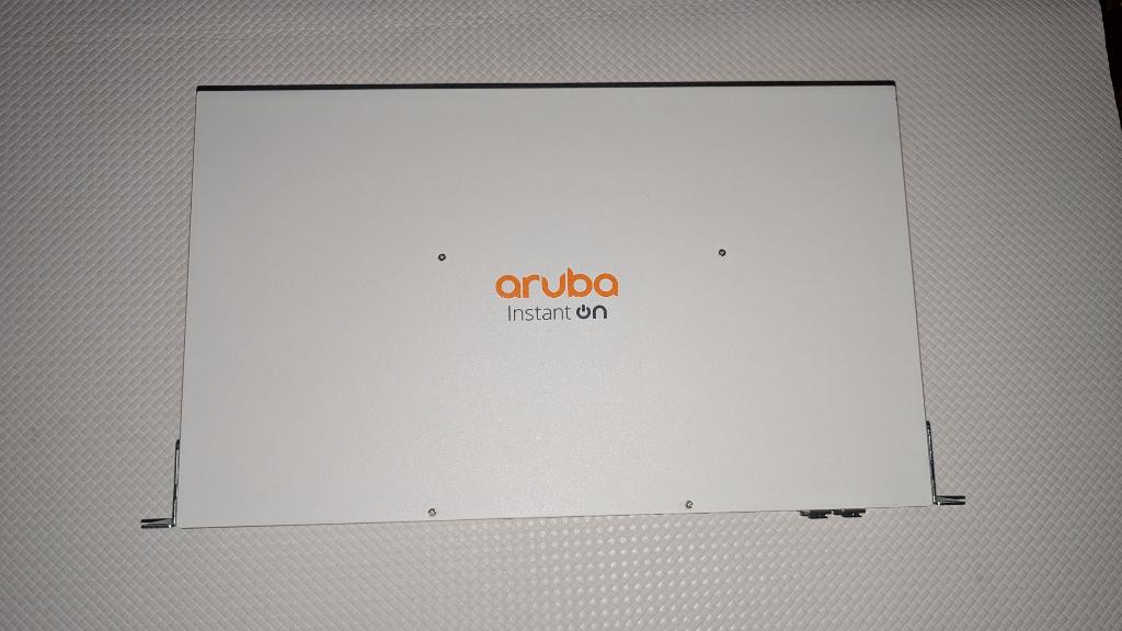 Aruba Instant On 1930 24G Class4 PoE 4SFP/SFP+ 195W (JL683A), Ophalen of Verzenden, Gebruikt