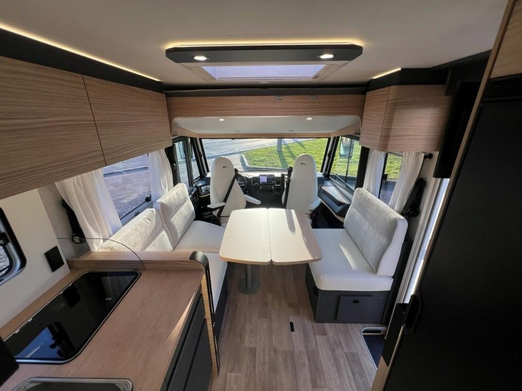 Mooveo INT-72EBF (Pilote) | Full Option! Modèle 2026, Caravanes & Camping, Jusqu'à 4, Marchepied électrique, Entreprise, Fiat