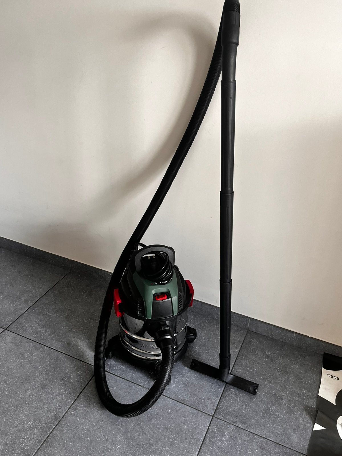 Aspirateur eau et poussière Parkside - Excellent état, Réservoir, Convient aux sols durs, Comme neuf, Enlèvement