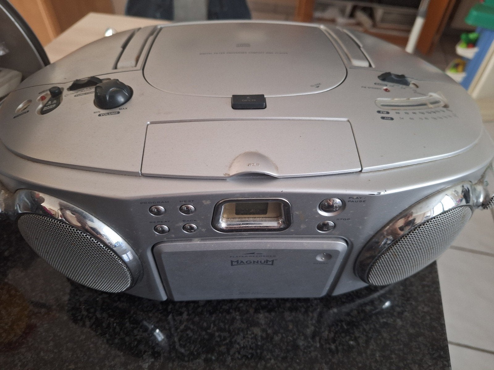 Draagbare radio, CDspeler, cassettedeck  Magnum, Ophalen, Radio