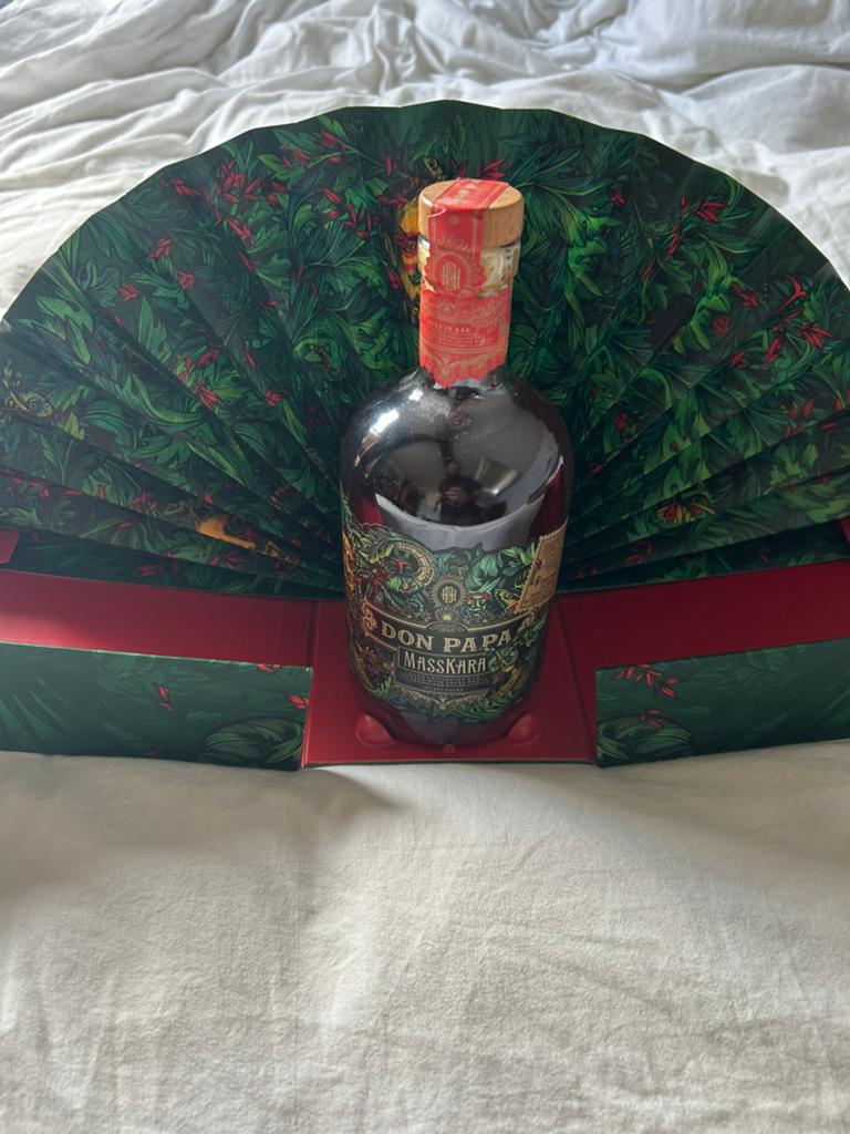 Don Papa Masskara Fan Canister with the bottle, Verzamelen, Wijnen, Ophalen of Verzenden