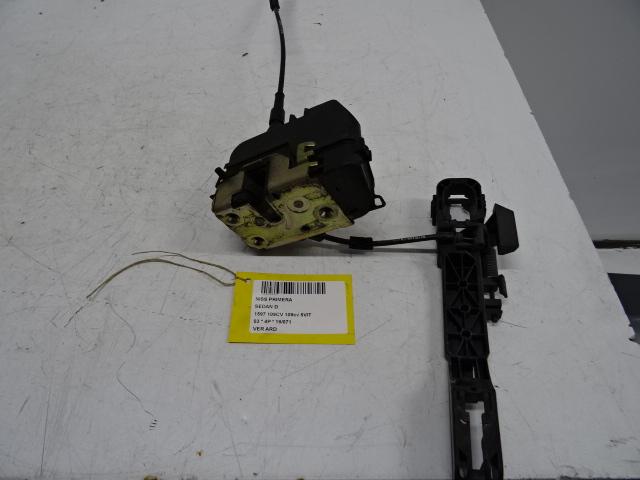 SERRURE DE PORTE ARRIÈRE DROITE Nissan Primera (P12), Autos : Pièces & Accessoires, Utilisé, Arrière, Nissan
