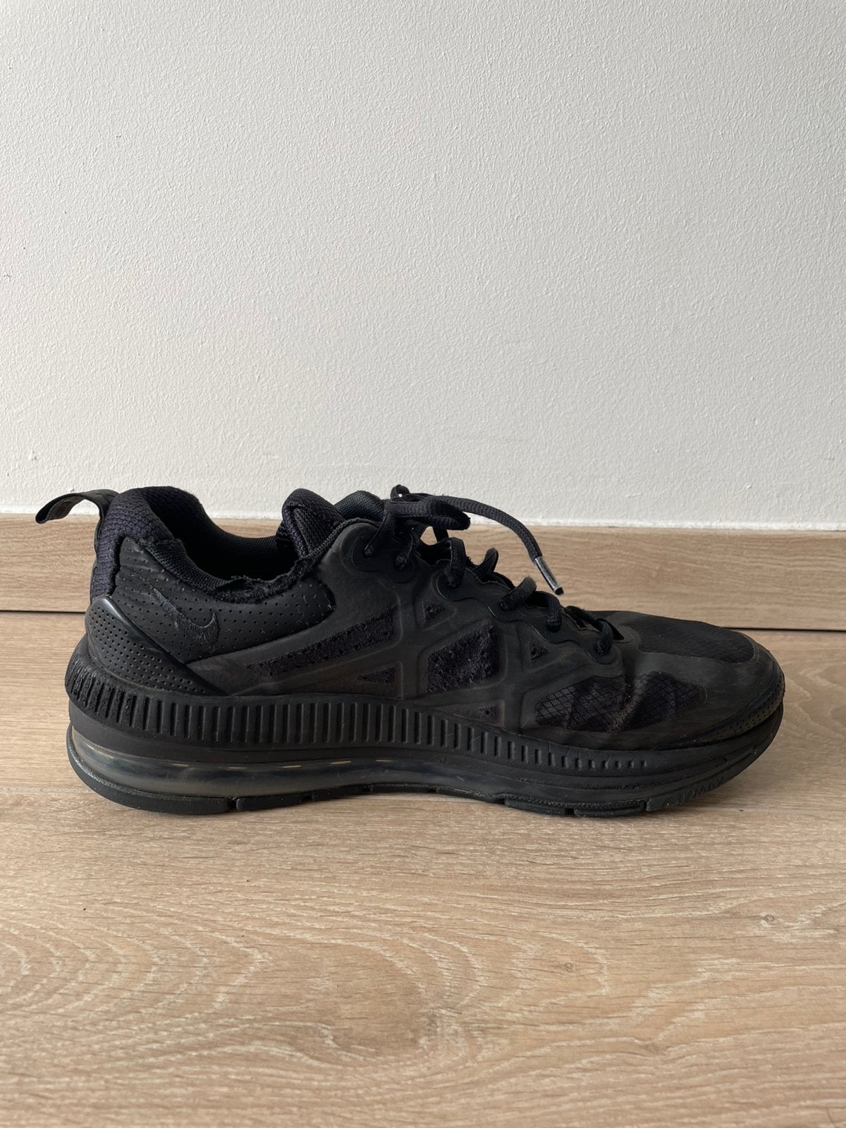 Nike Air Max Genome Black – Maat 43, Vêtements | Hommes, Chaussures, Porté, Chaussures de sport, Noir, Enlèvement ou Envoi