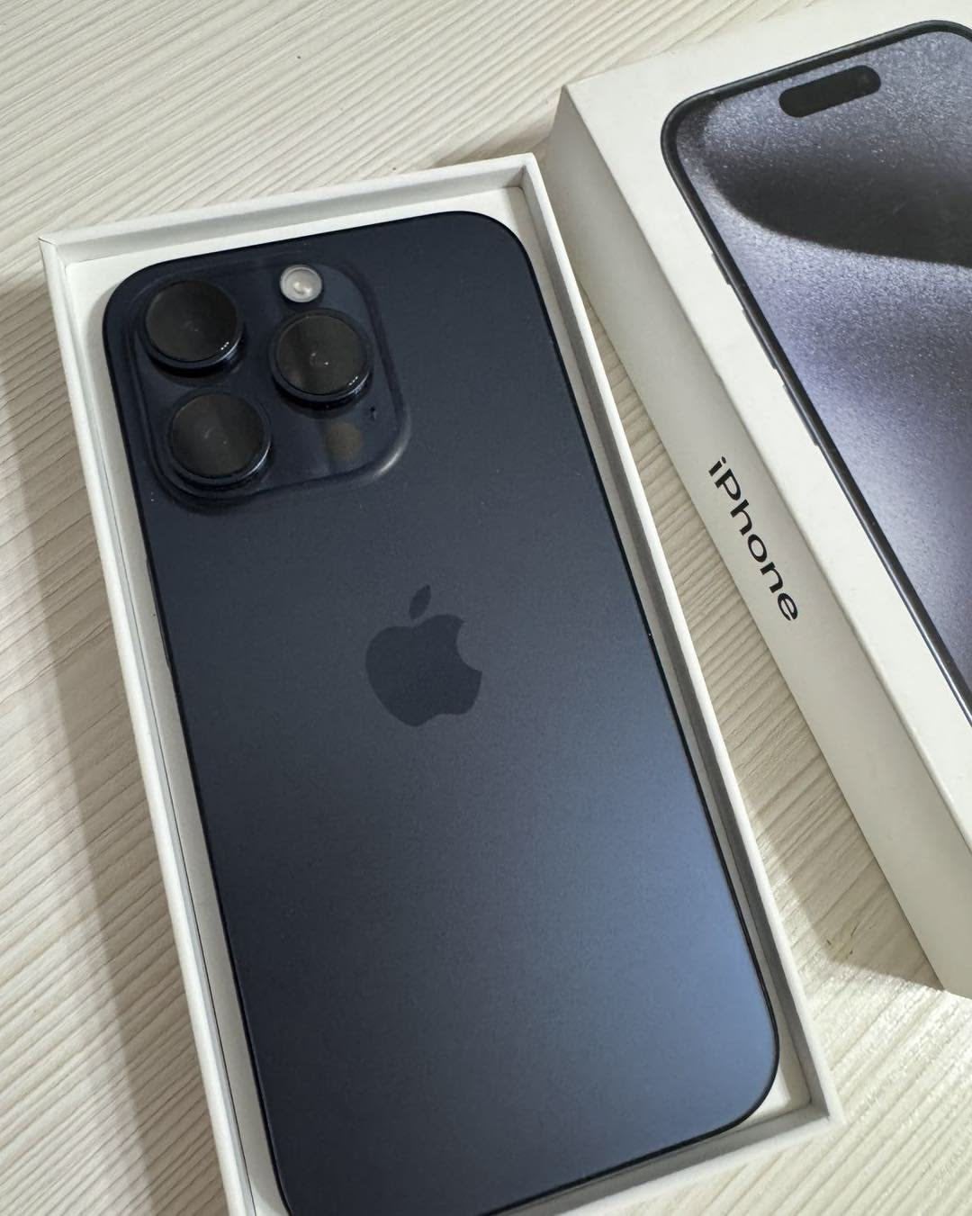 Iphone 15 pro max 256gb blauw titanium, Telecommunicatie, Mobiele telefoons | Apple iPhone, Zo goed als nieuw, 256 GB, Zonder abonnement