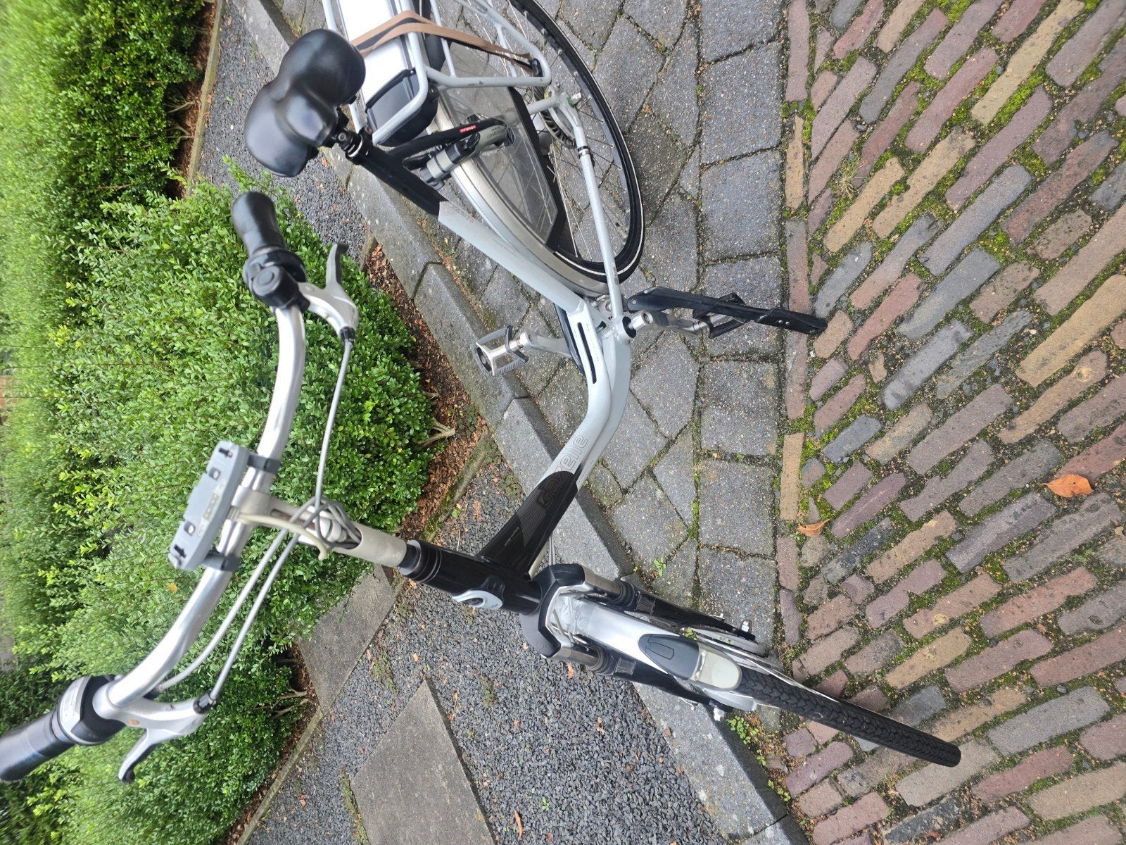 vélo électrique pour femme sans chargeur ni affichage/bon ét, Comme neuf, Moins de 30 km par batterie, Gazelle, Enlèvement