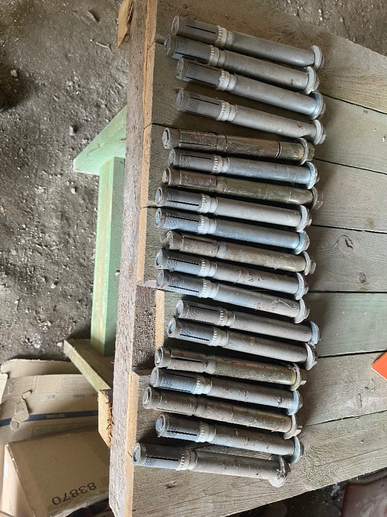 Hulsankers M16, Doe-het-zelf en Bouw, IJzerwaren en Bevestigingsmiddelen, Ophalen, Nieuw, 100 tot 250 mm, Bouten of Moeren