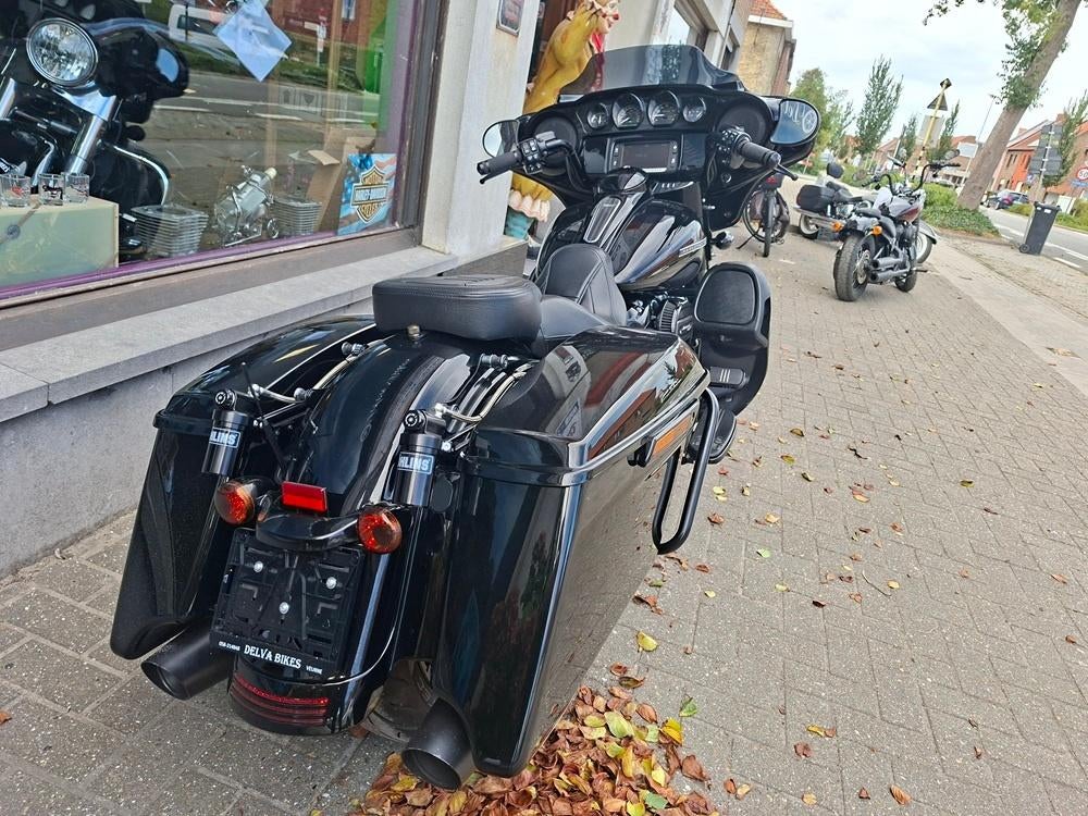 Harley FLHXS Streetglide spec- 2018 - 38332 km, Motoren, 2 cilinders, 1745 cc, Meer dan 35 kW, Toermotor
