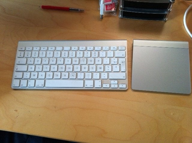 Clavier Apple + Tracpad et souris Qwertz ou Azerty, Informatique & Logiciels, Claviers, Ensemble clavier et souris, Enlèvement ou Envoi