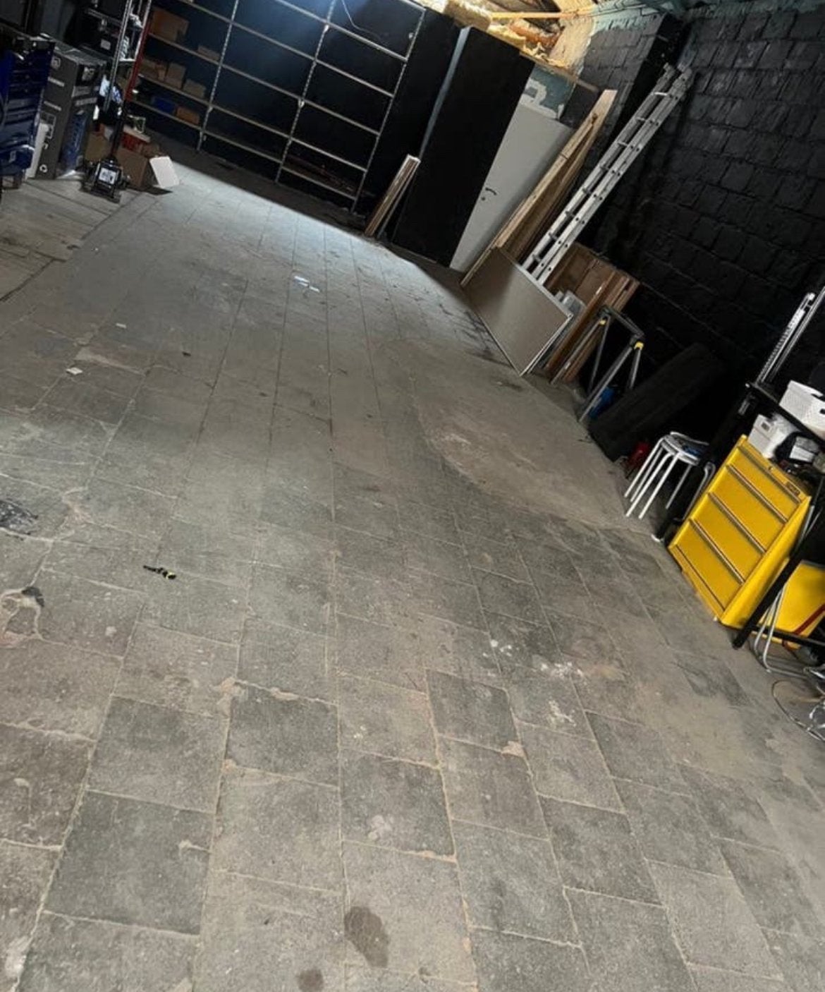 A louer depot/entrepot  pour stockage Asse