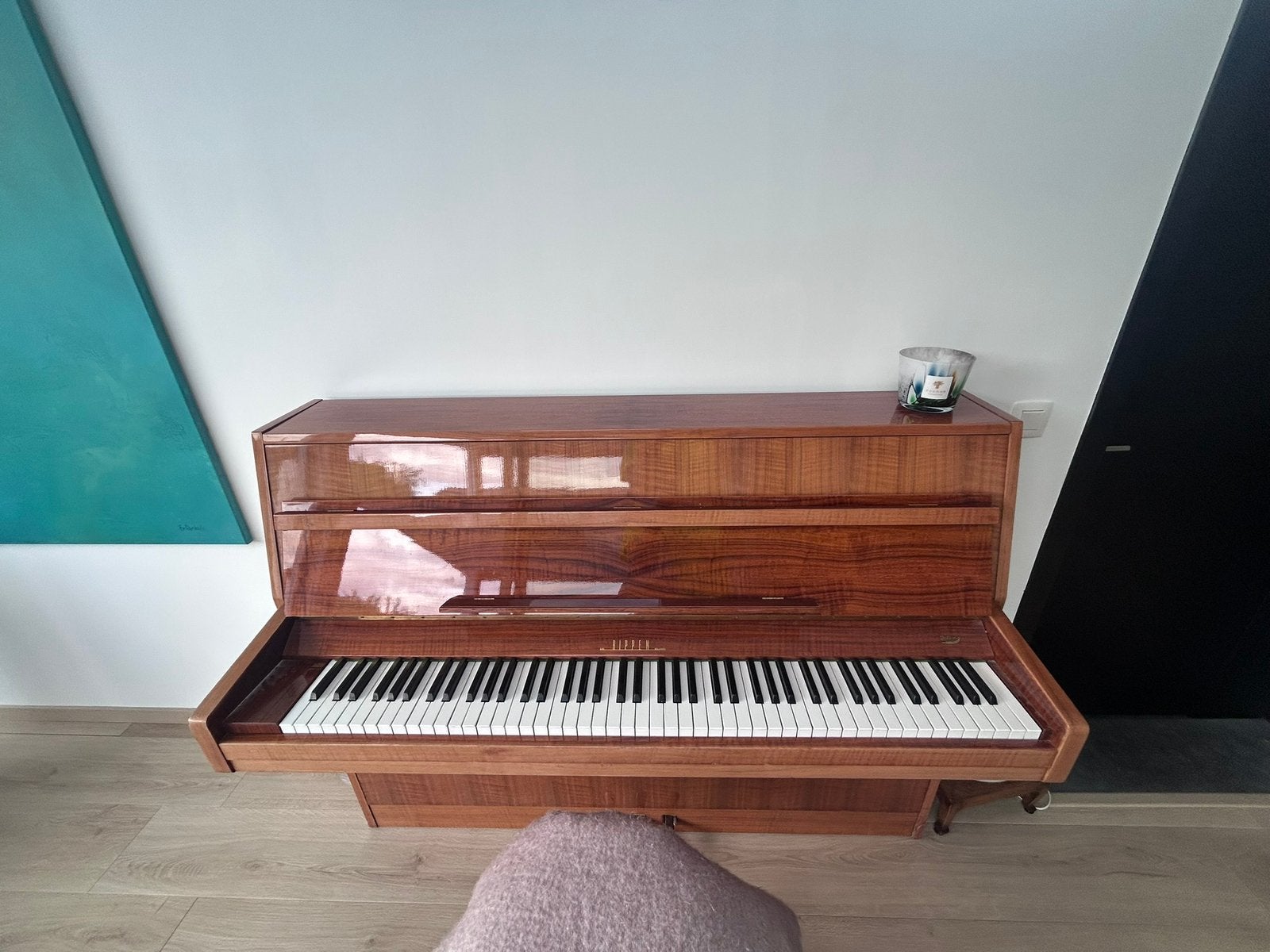 Piano piano droit Rippen en noyer – Vintage – Années 50, Musique & Instruments, Brillant, Brun, Enlèvement, Utilisé