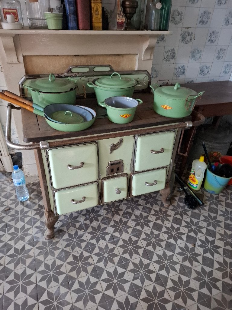 Ancienne cuisinière au charbon, Antiquités & Art, Enlèvement