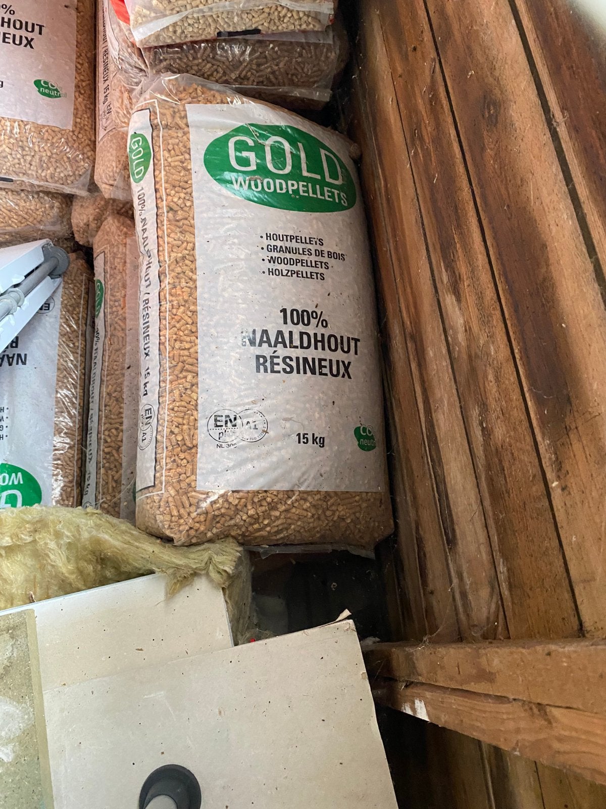 10 zakken gold pellets, Ophalen