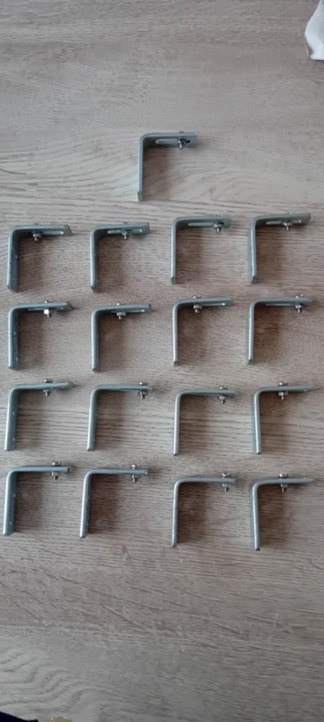Lot de 17 équerres de fixation réglable, Moins de 50 mm, Enlèvement ou Envoi, Comme neuf, Inox