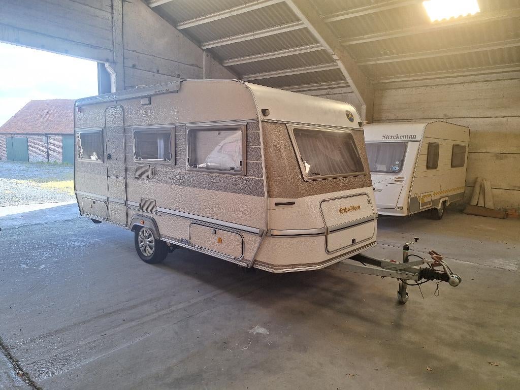 Hymer Eriba nova caravan, Vast bed, Rondzit, 750 - 1000 kg, Particulier