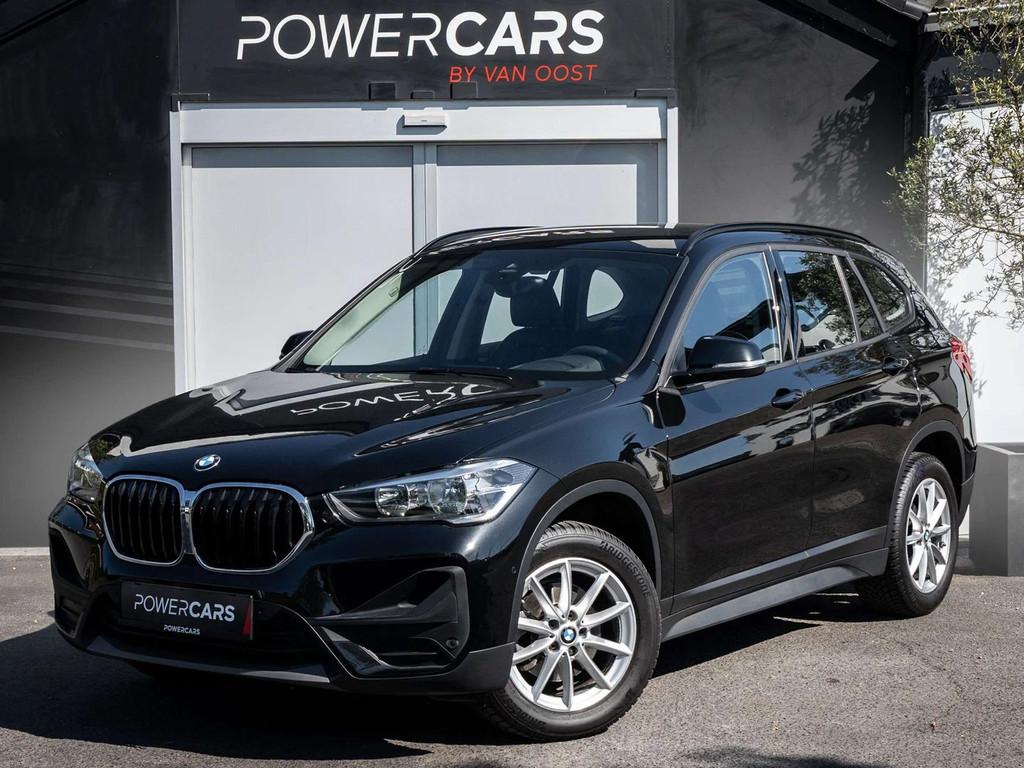 BMW X1 sDrive18 | Automaat | Leder | Camera | Trekhaak, Auto's, BMW, Gebruikt, 136 pk, Zwart, Bedrijf