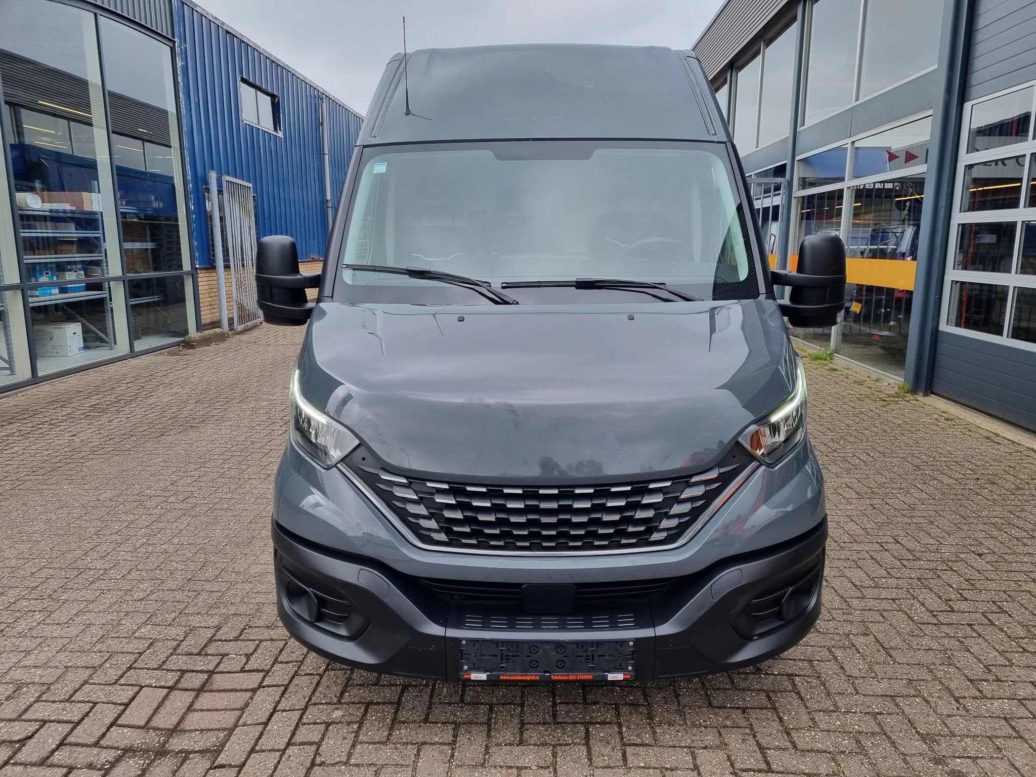 Iveco Daily 35C18 3.0D 180 PK L4H2 Maxi Hi-Matic Euro 6, Auto's, Bestelwagens en Lichte vracht, Achterwielaandrijving, Gebruikt