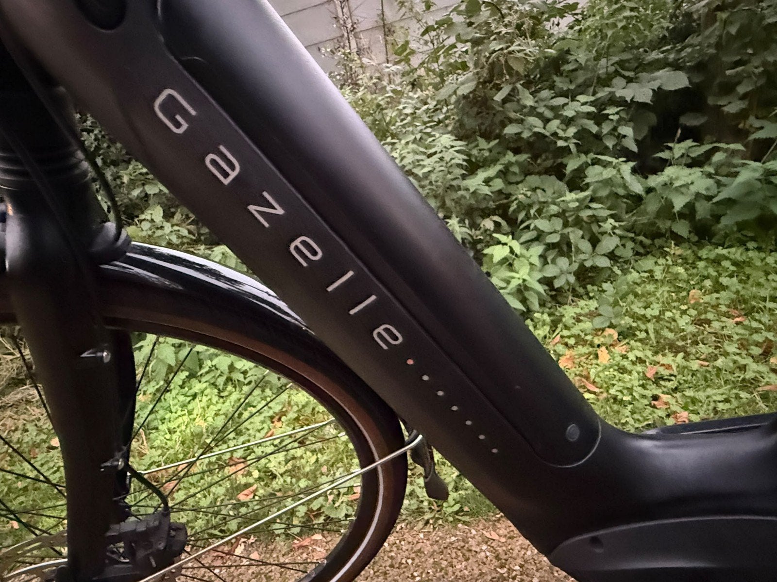 Gazelle Grenoble C8 2023 - In Topstaat, Vélos & Vélomoteurs, 51 à 55 cm, 50 km par batterie ou plus, Comme neuf, Enlèvement
