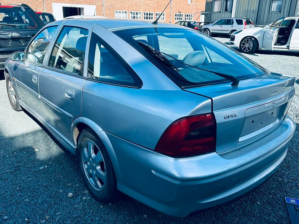 Opel vectra 1.6 benzine automaat 97.000km, Auto's, Automaat, Vectra, Bedrijf, Te koop
