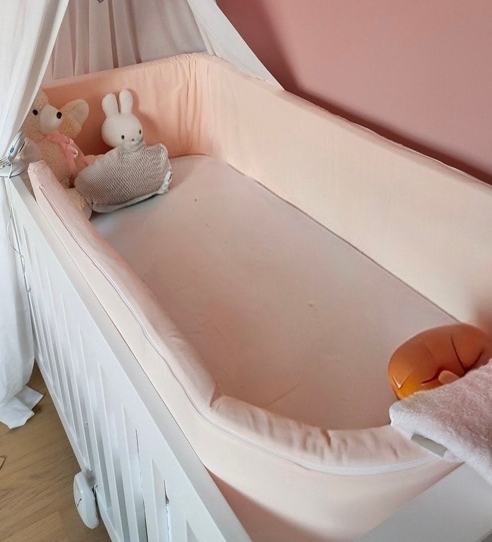 Tour de lit rose réalisé par un cerf pour lit de 120 x 60 cm, Enfants & Bébés, Enlèvement