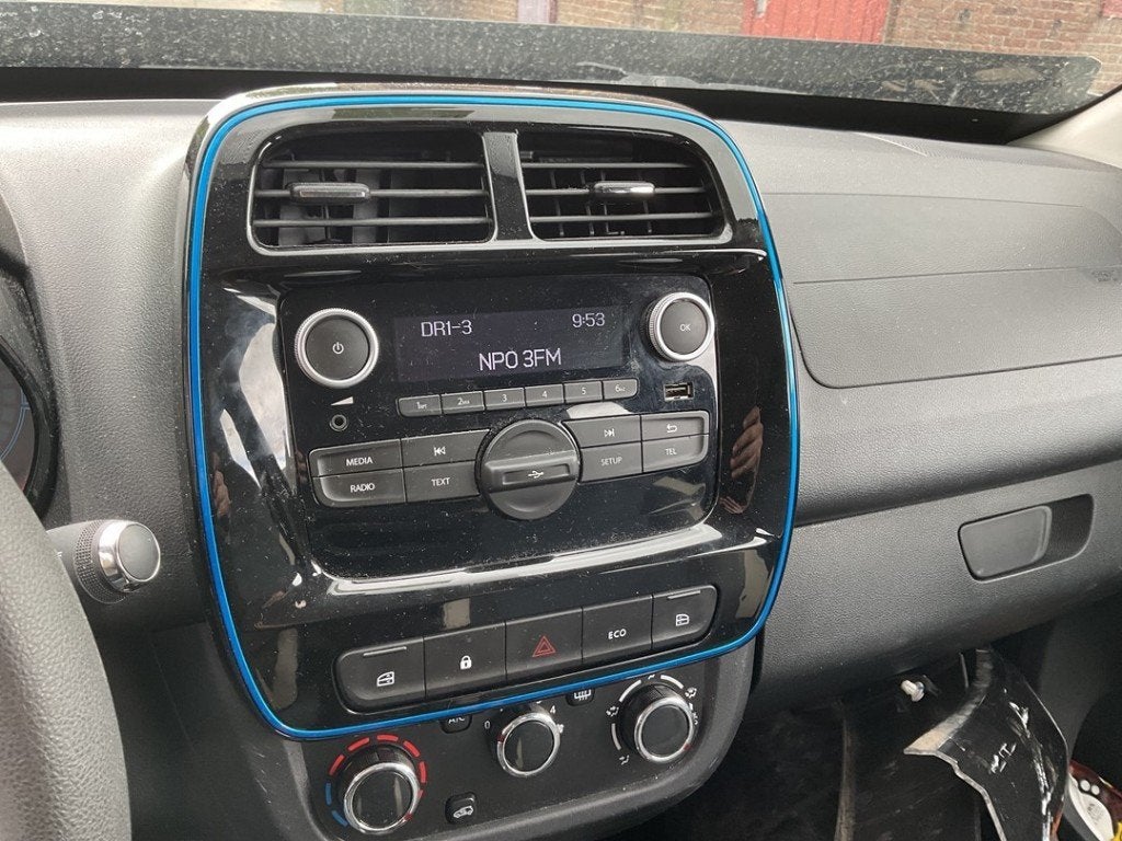 RADIO Dacia Spring (01-2020/-) (|280210570R|), Auto-onderdelen, Dacia, Gebruikt, Peter-Huppertz-Straße 5
51063  Köln, DE, Dialog.deutschland@renault.de