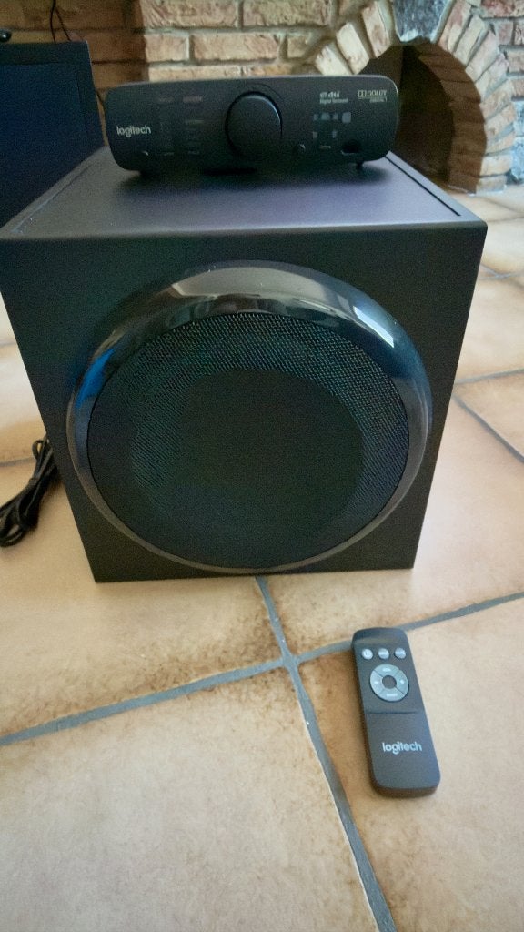 Logitech Z906 - état neuf - encore garantie jusqu'en 2028, Computers en Software, Pc speakers, Ophalen