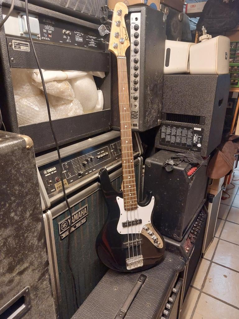 Modèle de basse Jazz de Richwood, Musique & Instruments, Instruments à corde | Guitares | Basses, Enlèvement ou Envoi