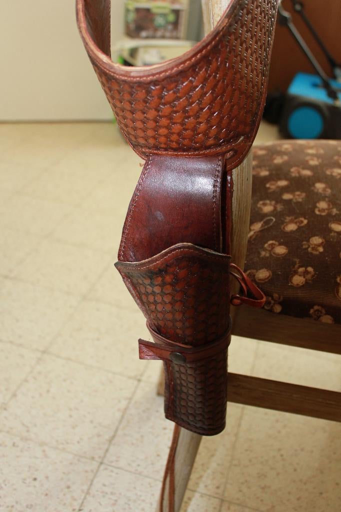 holster, Ophalen, Zo goed als nieuw
