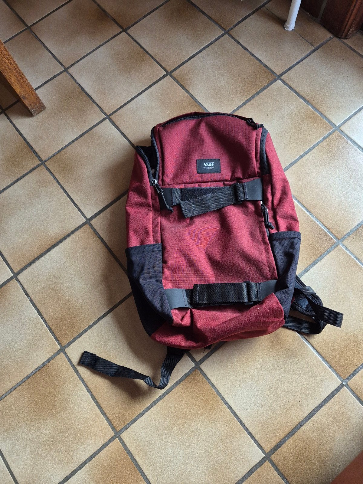 GROTE BORDEAU RUGZAK     VANS, Ophalen, Zo goed als nieuw, 40 tot 50 cm