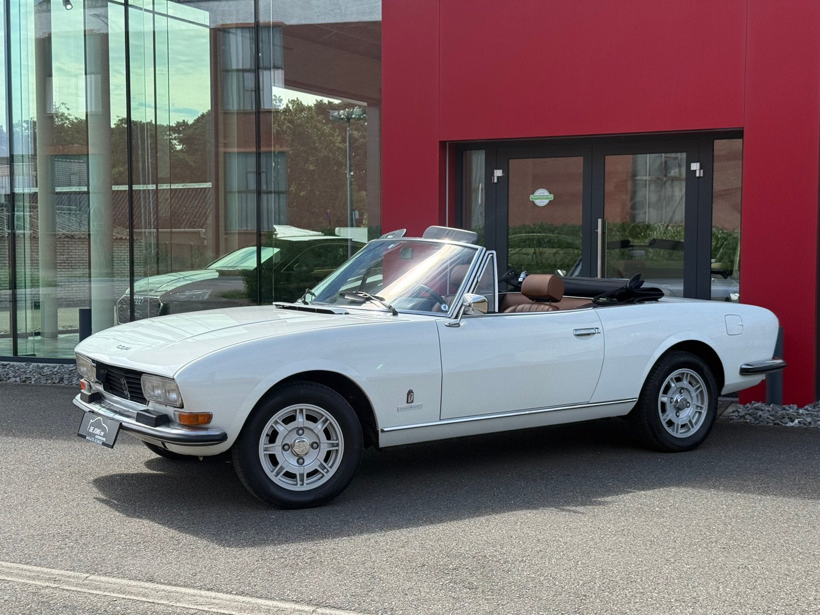 Peugeot 504 cabrio 2700cc 106KW OLDTIMER, Auto's, 4 zetels, Zwart, Cabriolet, Wit