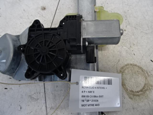MOTEUR LEVE VITRE ELECTRIQUE AVANT DROIT Clio IV (5R), Utilisé, Droite, Renault