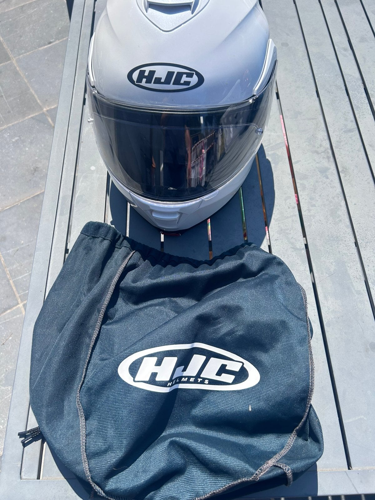 Nieuwe motorhelm, Motoren, Ophalen