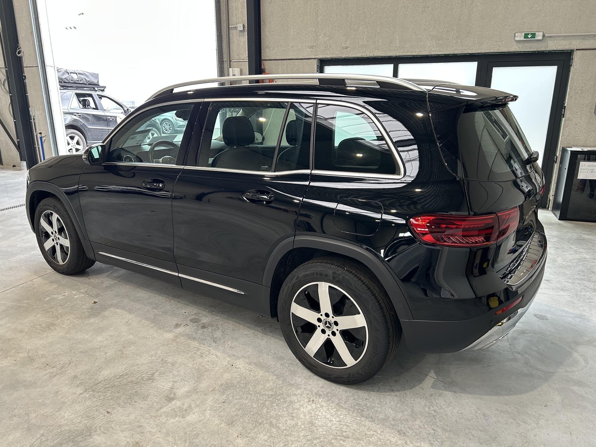 Mercedes-Benz GLB-Klasse 220 D 4MATIC Luxury Line Panoramisc, Autos, Achat, Entreprise, 2000 kg, Entretenue par le concessionnaire