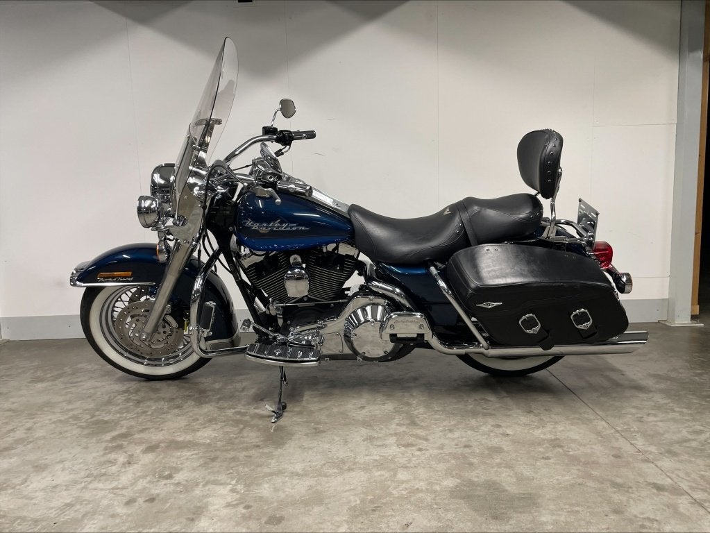 Harley-Davidson TOURING FLHRI ROAD KING, Motos, Harley-Davidson, Occasion, Plus de 35 kW, 3700 West Juneau Avenue
WI 53208  Milwaukee, US