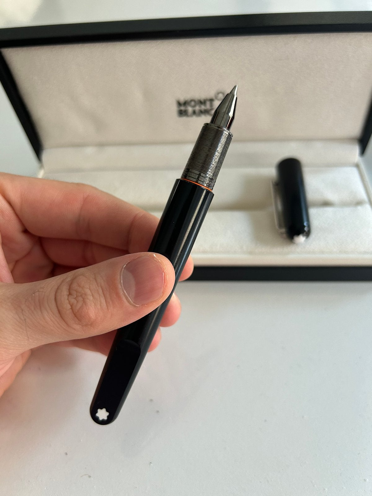 Stylo roller Montblanc Newson, Enlèvement, Comme neuf, Stylo