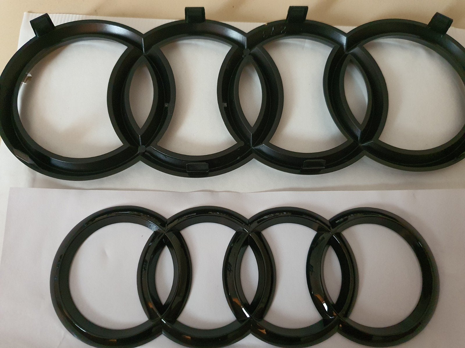 audi a1 a2 a3 a4 a5 a6 a7 a8 q3 q5 q5 q7 grill+koffer logo's, Nieuw, Bumper, Voor, Audi